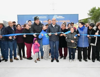 Termina la espera de más de 30 años, alcalde de Monclova entrega obra de pavimentación 