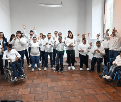  Abuelitos y PCD reciben taller interactivo para sentirse incluidos