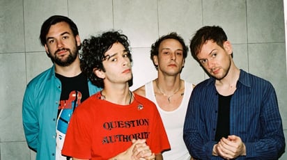 The 1975: entre música y muñecos del Dr. Simi en la VFG