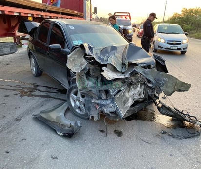 Obreros de Trinity se estrellan contra tráiler en la Zona Industrial de Monclova