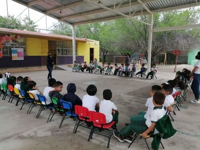 Escuelas de Piedras Negras reciben capacitación virtual para prevenir la pediculosis en los niños