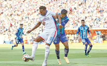 Cruz Azul sorprendió a Pachuca gana por 2-0