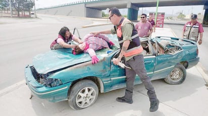 Simulacro de accidente en la 30 satura línea 911