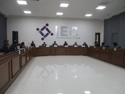 Oculta IEC nombres de candidatos plurinominales: 125 candidatos en campaña por uno de los 25 escaños