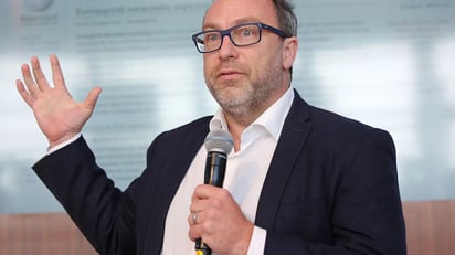 Jimmy Wales está pensando usar GPT para escribir la Wikipedia