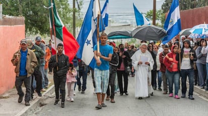 En Saltillo recuerdan a los 39 migrantes fallecidos en Juárez con viacrucis migrante