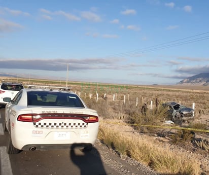 Mujer muere y hombre queda lesionado tras sufrir volcadura en Cuatro Ciénegas