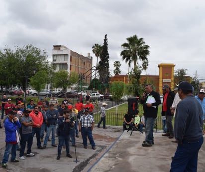 Napistas hacen reuniones en la plaza de “los enchilados” y Ave Fénix