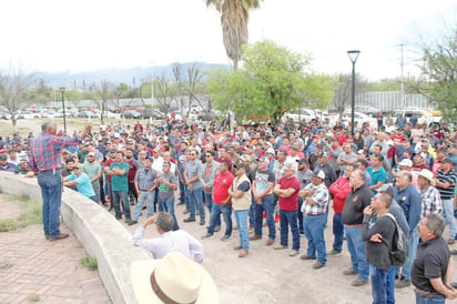 Napistas se reúnen en plaza Alonso de León y en el Ave Fénix