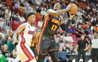 Kyle Lowry llega a 27 puntos y acerca al Heat