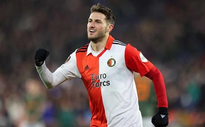 DT del Feyenoord tiene fe en que Santi Giménez seguirá en club: 'No vino aquí por el dinero'