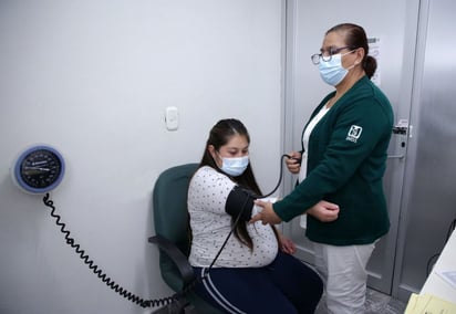 IMSS alerta de riesgos de parto prematuro