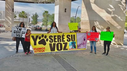 Protesta pacífica por bomberos ‘mata perros’