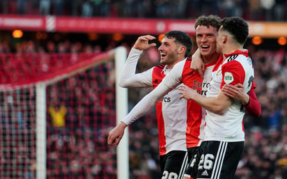 Santi Giménez juega 82' en triunfo del Feyenoord sobre la Roma: 1-0