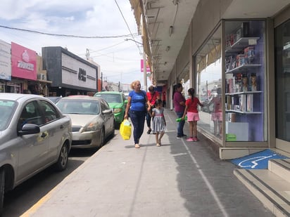 Expertos advierten de riesgos en 'crianza no binaria' de menores 