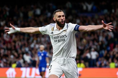 Karim Benzema renovó su contrato con el Real Madrid por un año más