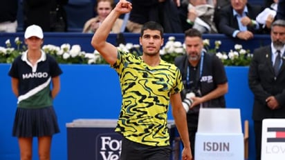 Carlos Alcaraz dio otra clase de tenis al ganar a Roberto Bautista 