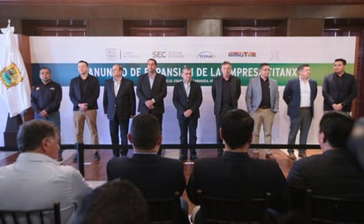 MARS y directivos anuncian expasión de planta Titanx