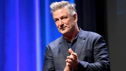 Retiran los cargos contra Alec Baldwin por el accidente mortal durante el rodaje de Rust