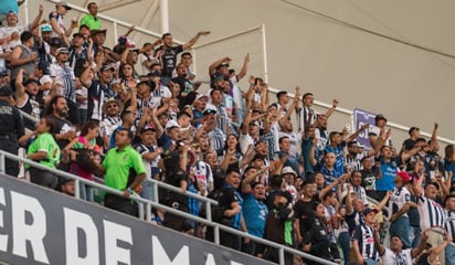 Aficionados de Rayados fueron golpeados por la policía en el Kraken