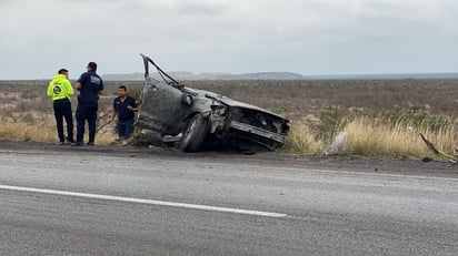 Dominicano vuelca en la carretera federal 57 