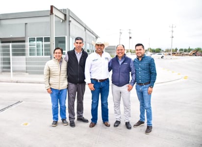 Paredes se compromete con fuerza laboral y empresarial de Monclova