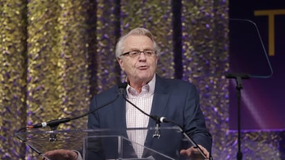 Jerry Springer y la que vez calificó de “estúpido” al programa que lo hizo famoso