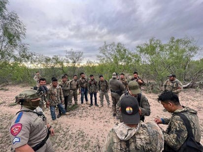 Arrestan a migrantes vestidos de camuflaje 