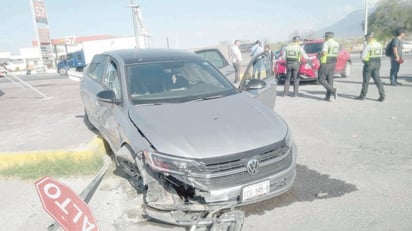 Universitario termina lesionado en choque en la carretera 57