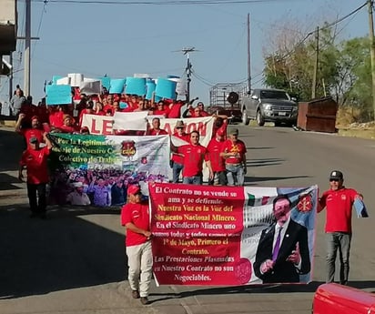 ¡Obrero, unido, jamás será vencido!; Mineros se manifiestan