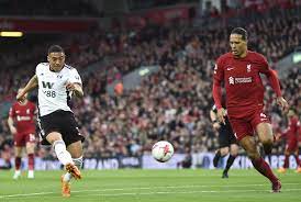 Liverpool venció a Fulham y no se resigna con llegar a la Champions