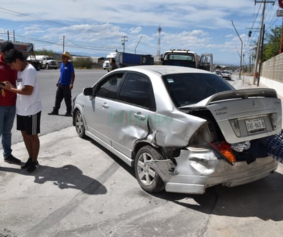 Mesa provoca fuerte choque en Castaños