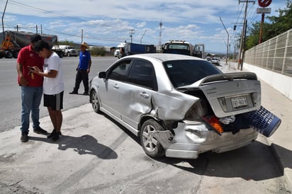 Mesa provoca fuerte choque en Castaños