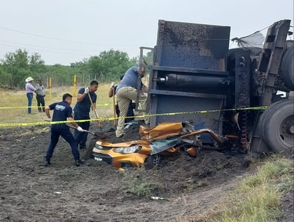 ¡Trágico accidente! Tráiler mata a familia en la carretera 57