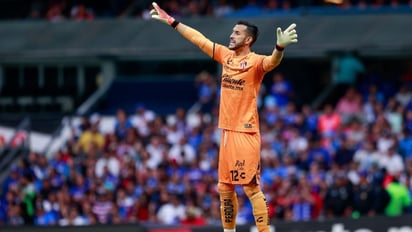 Se hace presente el grito prohibido en el Azteca contra Camilo Vargas