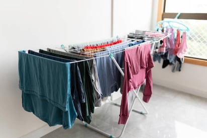 5 consejos para secar la ropa dentro de tu casa: En los días lluviosos o cuando la hora del sol se nos ha pasado, el secado en casa es la opción.