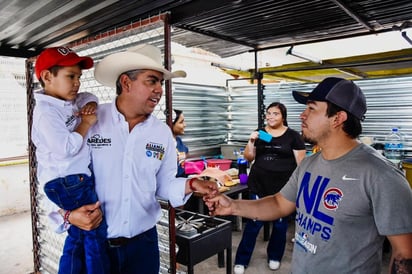 Paredes se compromete con la juventud coahuilense