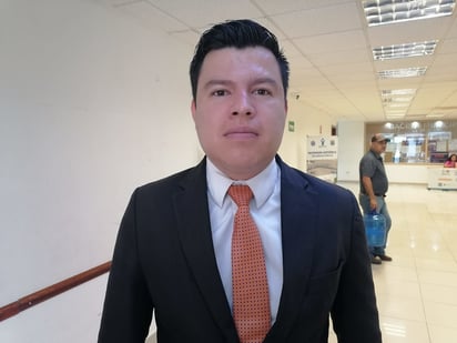 Monclovenses tienen alta demanda por servicios de abogados ante situación de AHMSA. 