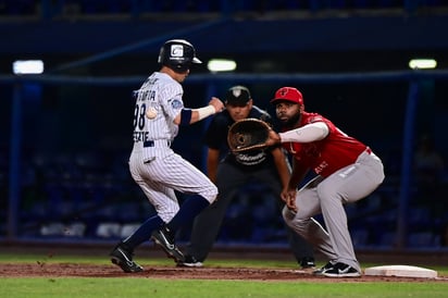 Acereros rescata y gana el tercer juego 