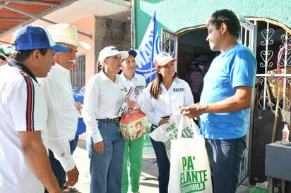 Edith Hernández y Liliana Salinas, mamá de Manolo Jiménez llevan propuestas a la colonia Occidental