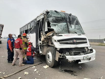 Pesadas unidades protagonizan otro carreterazo en Nava