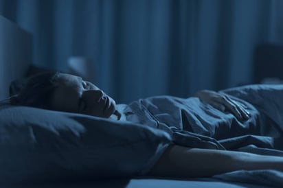 ¿Qué hace que 'brinque' cuando te quedas dormido?