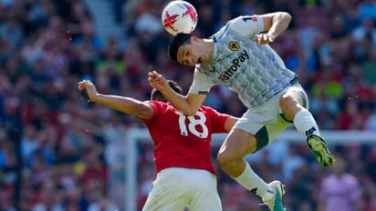 Raúl Jiménez entró de cambio en la derrota de los Wolves contra el Manchester United