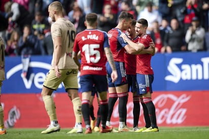 Un Osasuna superior se acerca a Europa y le complica la vida al Almería