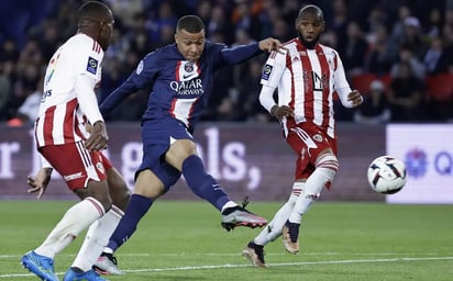 Mbappé estuvo en plan arrollador y marcó un doblete al Ajaccio: 5-0