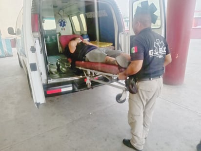 Tres ebrios chocan y golpean a hombre en Colinas de Santiago