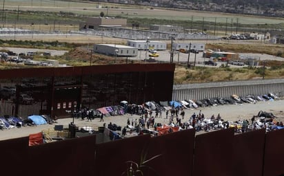 Cruce de migrantes en frontera con EU baja 50 % tras fin del 42