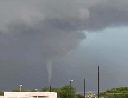 Captan formación de tornado cerca de Uavlde