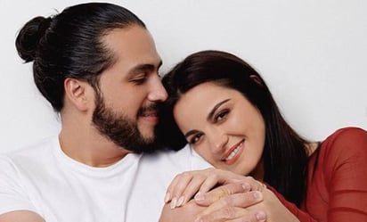 Con tierna foto, Maite Perroni anuncia el nacimiento y el nombre de su hija