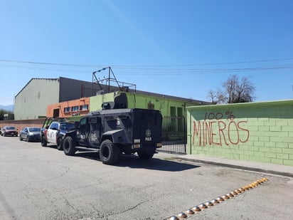 Elementos de PCC y PAR resguardan recinto de la 288